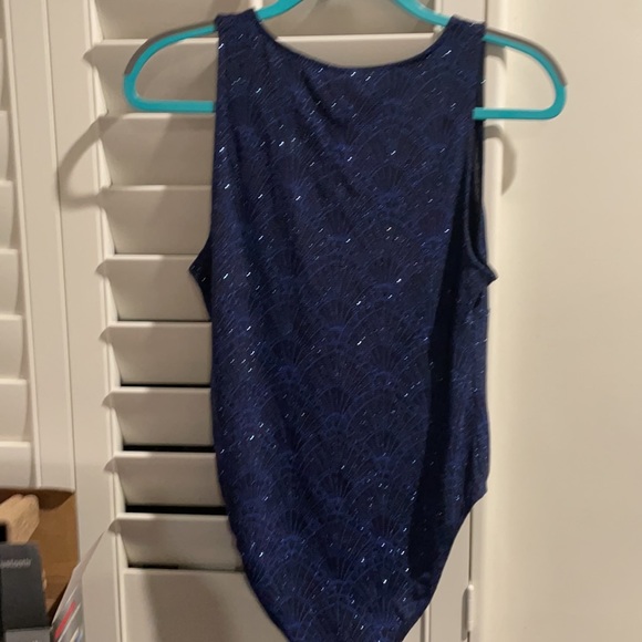 Sparkly deep V-neck bodysuit with art deco pattern - Picture 3 of 3